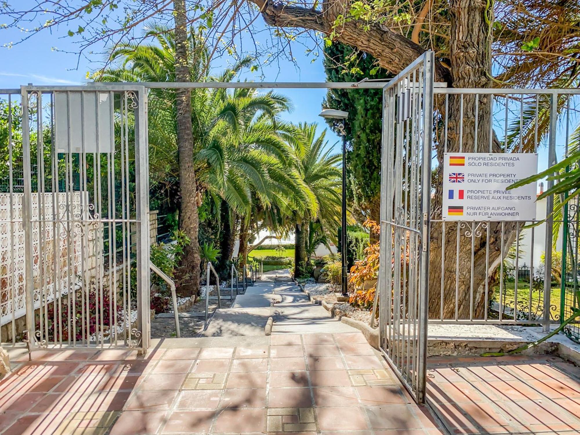 Apartament Roca Chica - Parking - Frente Playa - Terraza - Wifi - Bajondillo Y Carihuela Torremolinos Zewnętrze zdjęcie